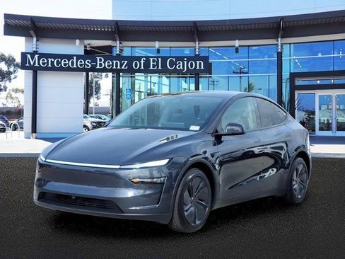 Used 2026 Tesla Model Y Long Range AWD/4WD image 1