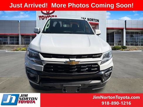 Used 2022 Chevrolet Colorado LT w/ LT Convenience Package AWD/4WD image 2