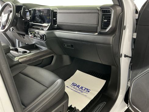 Used 2024 Chevrolet Silverado 2500 LTZ w/ LTZ Convenience Package image 22