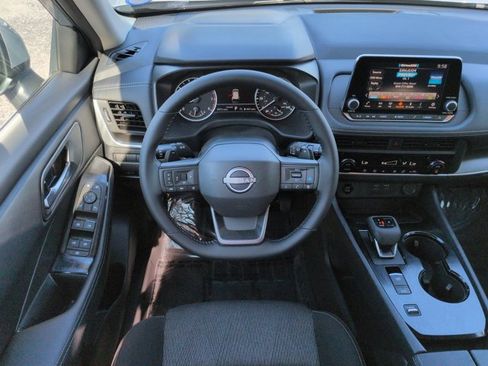 Certified 2026 Nissan Rogue SV FWD image 16