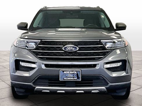 Used 2022 Ford Explorer XLT w/ Equipment Group 202A AWD/4WD image 3