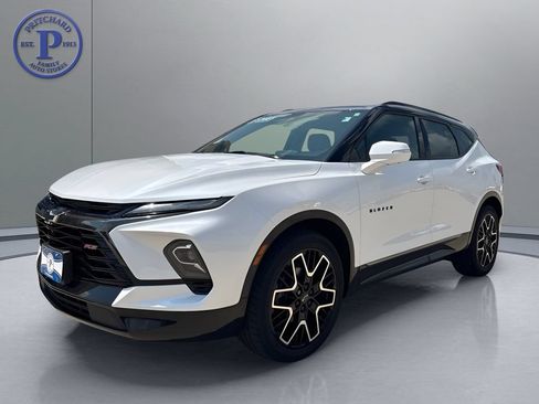 Used 2023 Chevrolet Blazer RS w/ Driver Confidence II Package AWD/4WD image 3