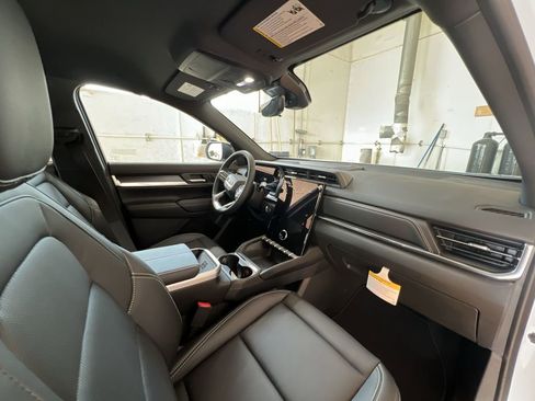 New 2026 GMC Terrain Elevation w/ Elevation Premium Package image 29