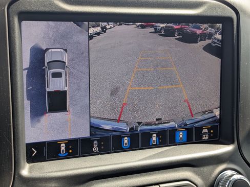 Used 2020 GMC Sierra 1500 AT4 w/ Technology Package image 18