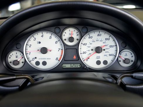 Used 2003 MAZDA MX-5 Miata RWD image 19