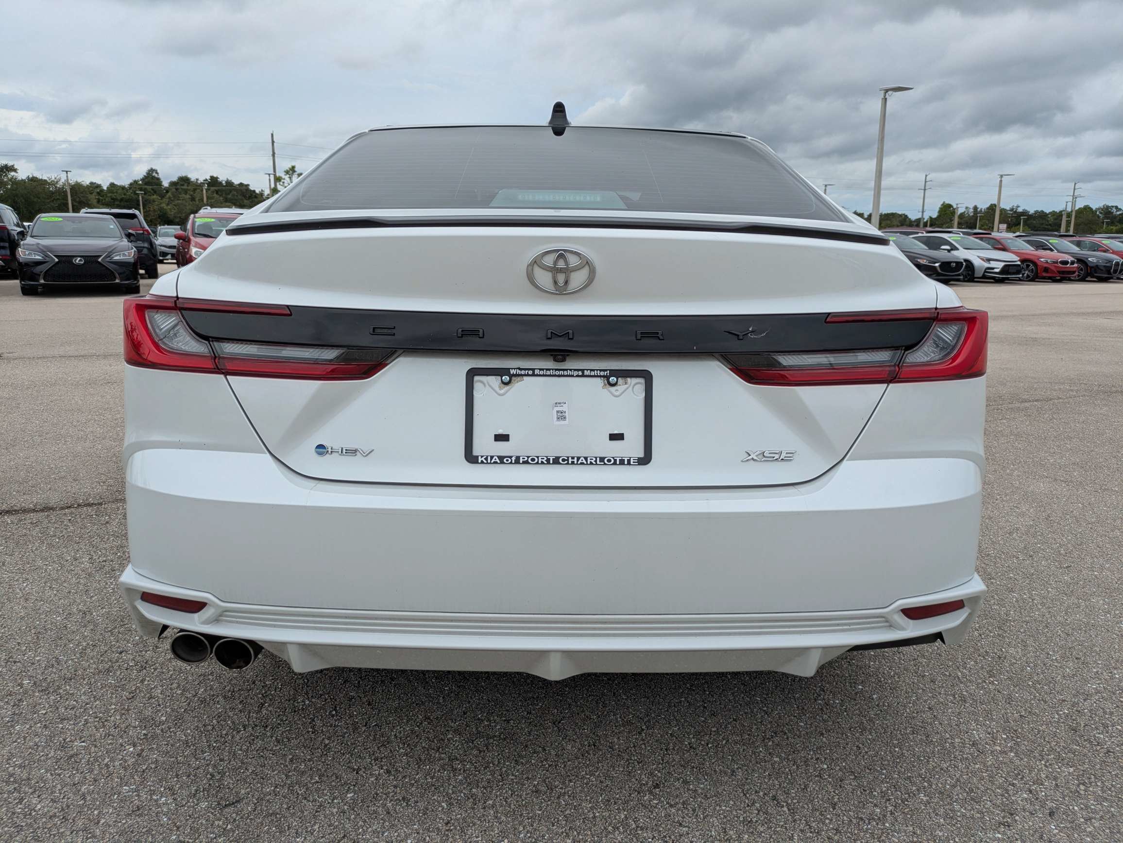 Used 2025 Toyota Camry XSE FWD image 5