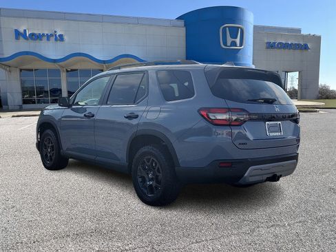 New 2025 Honda Pilot TrailSport image 3