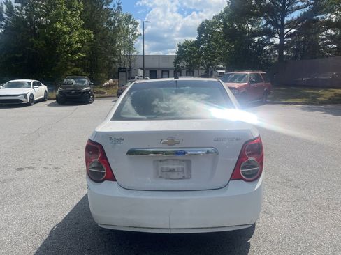 Used 2014 Chevrolet Sonic LT FWD image 4