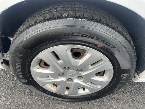 Used 2017 Dodge Grand Caravan SE image 22