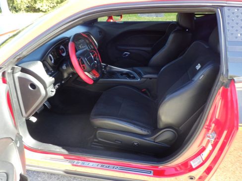 Used 2017 Dodge Challenger T/A image 10