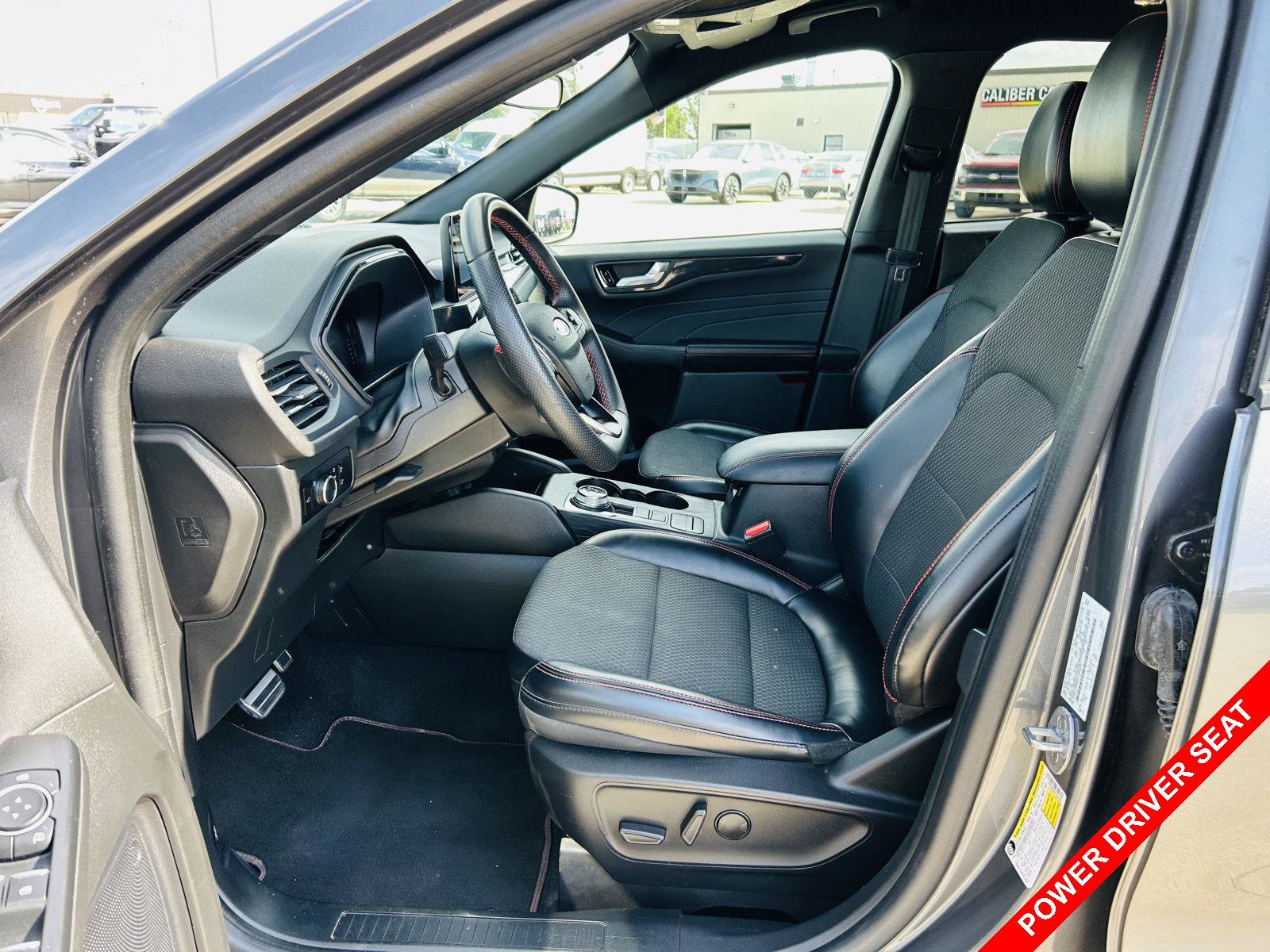 Used 2023 Ford Escape ST-Line FWD image 3