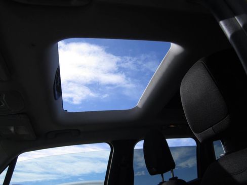 Used 2017 Jeep Renegade Altitude image 14