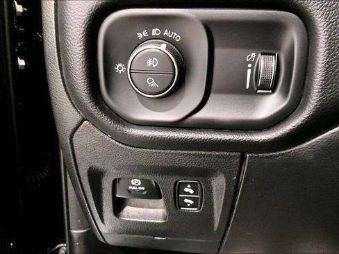 Used 2023 RAM 1500 Big Horn AWD/4WD image 17
