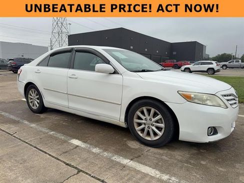 Used 2010 Toyota Camry FWD image 1