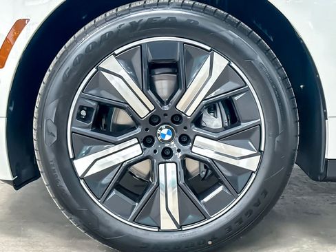 Used 2026 BMW iX xDrive45 AWD/4WD image 25