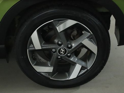 Used 2023 Hyundai Venue SEL FWD image 42