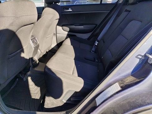 Used 2022 Kia Sportage LX image 7