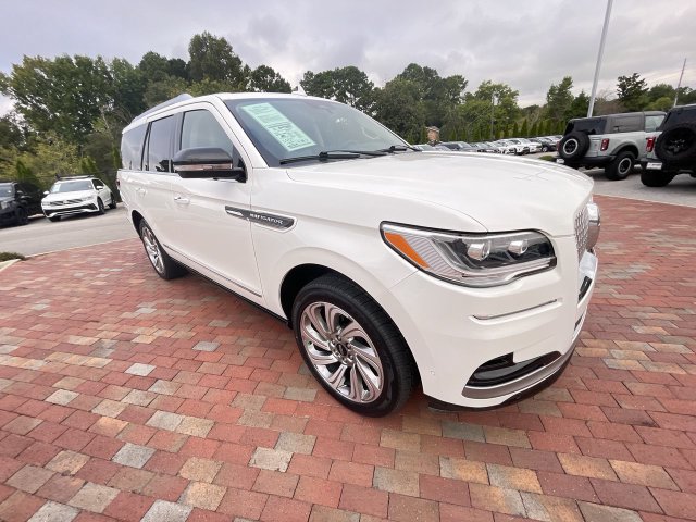 Used 2024 Lincoln Navigator Premiere AWD/4WD image 38