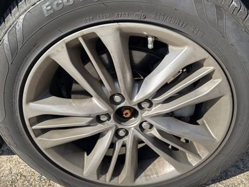 Used 2017 Toyota Camry SE image 23