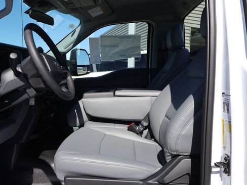 New 2026 Ford F250 XL w/ F-250 >10K GVWR Package AWD/4WD image 16