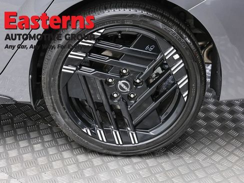Used 2026 Nissan Sentra SR w/ Floor Mat Package FWD image 8