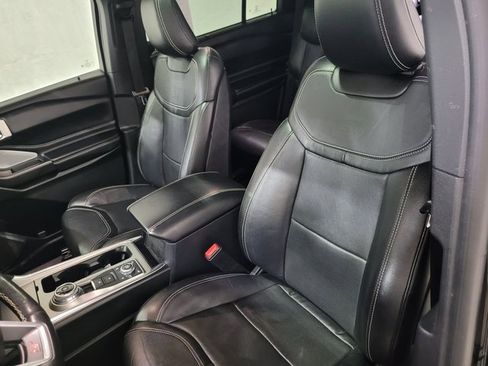 Used 2020 Ford Explorer ST w/ ST Street Pack image 9