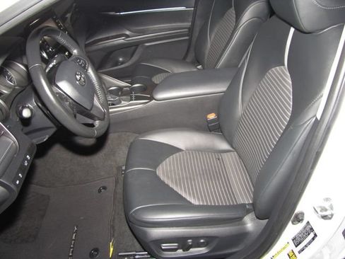 Used 2023 Toyota Camry SE FWD image 10