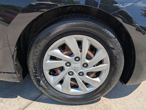 Used 2020 Hyundai Elantra SE FWD image 9