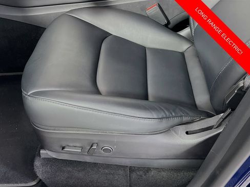 Used 2022 Tesla Model Y Long Range AWD/4WD image 11