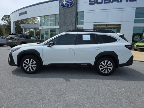 Certified 2025 Subaru Outback Premium image 5