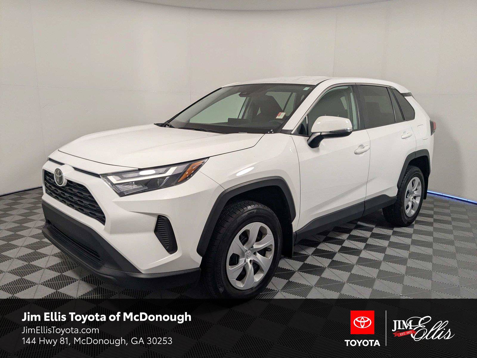 Certified 2024 Toyota RAV4 LE FWD image 1