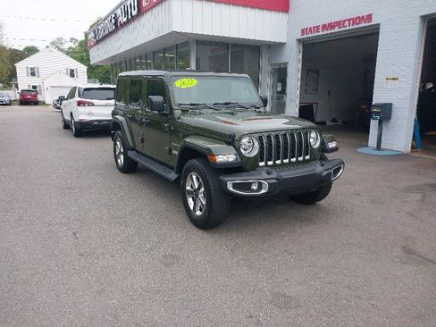 Used 2022 Jeep Wrangler Unlimited Sahara w/ Cold Weather Group AWD/4WD image 2
