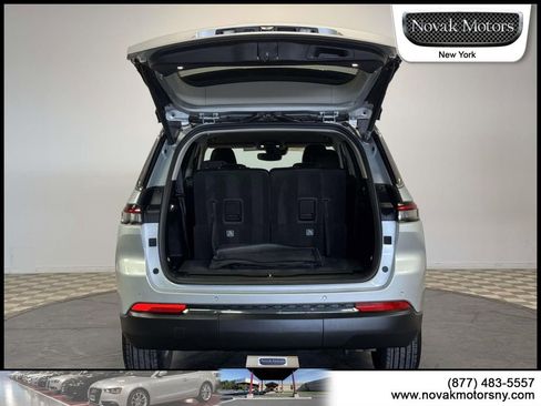 Used 2023 Jeep Grand Cherokee L Limited AWD/4WD image 9