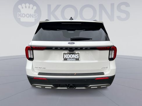 New 2026 Ford Explorer Active w/ Active Comfort Package image 5