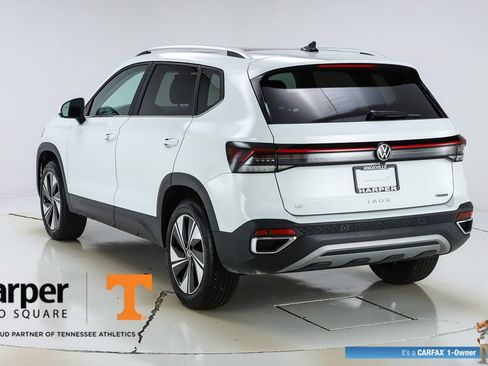 Used 2025 Volkswagen Taos SE w/ Panoramic Sunroof Package AWD/4WD image 45