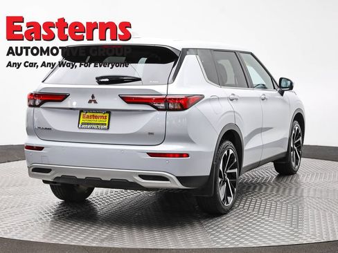 Used 2024 Mitsubishi Outlander SE AWD/4WD image 5