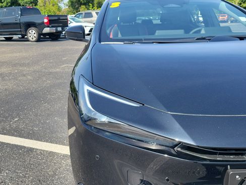 Used 2023 Toyota Prius Prime FWD image 7