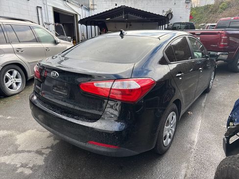 Used 2016 Kia Forte LX image 2