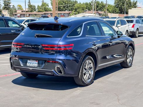 Used 2022 Genesis GV70 2.5T w/ Select Package AWD/4WD image 4