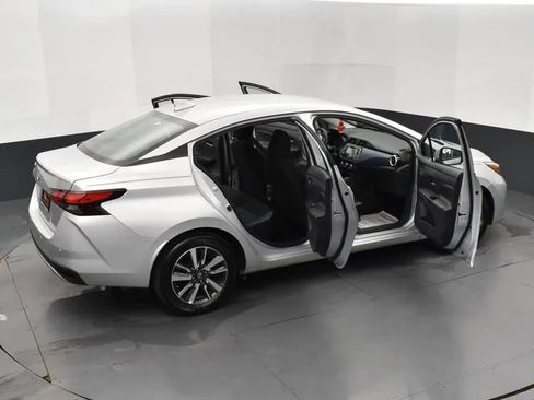 Used 2025 Nissan Versa SV image 6