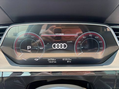 Used 2024 Audi Q8 e-tron Premium Plus w/ Premium Plus Package AWD/4WD image 16