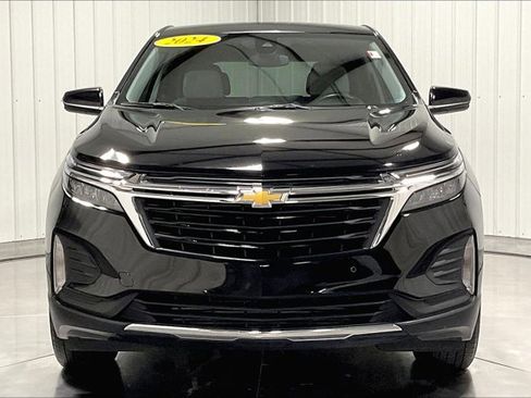 Used 2024 Chevrolet Equinox LT image 2