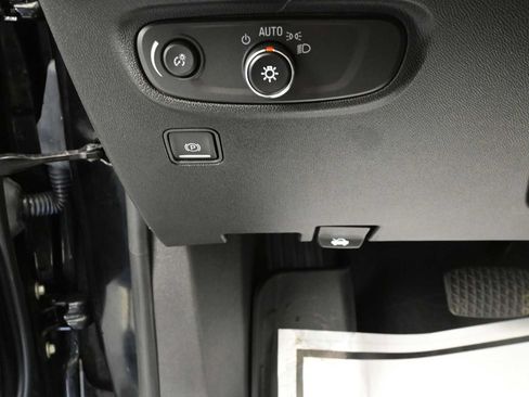 Used 2022 GMC Terrain SLE w/ Driver Convenience Package AWD/4WD image 11