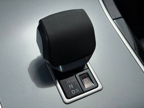 Used 2024 Land Rover Range Rover Velar S AWD/4WD image 19