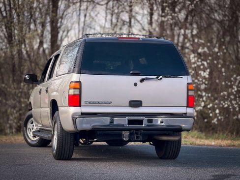 Used 2006 Chevrolet Suburban LS w/ Smart Select Package image 35