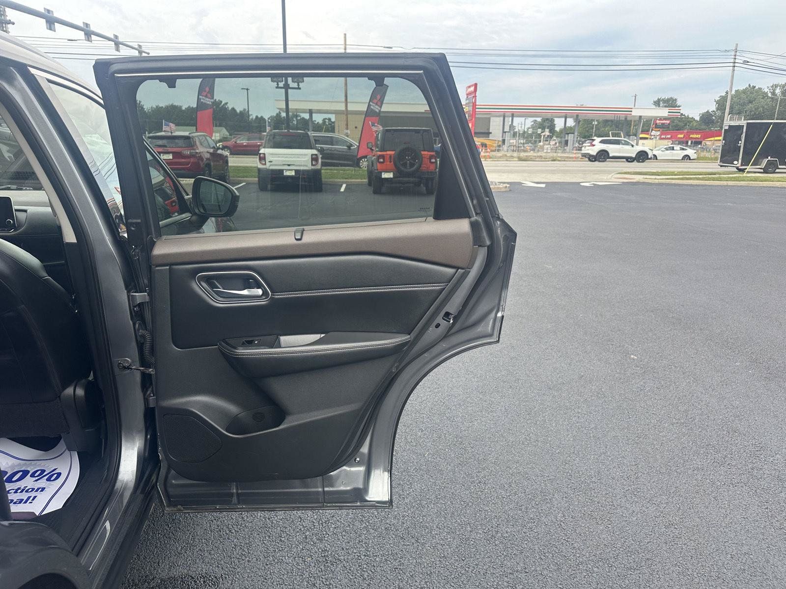 Used 2021 Nissan Rogue SV w/ Premium Package AWD/4WD image 25