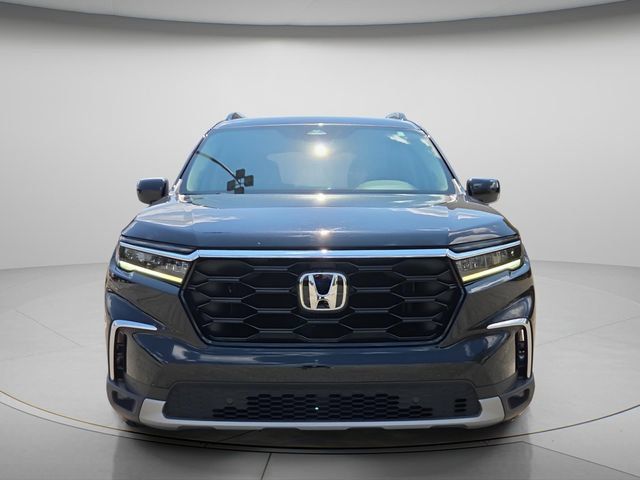 Used 2024 Honda Pilot Touring image 4