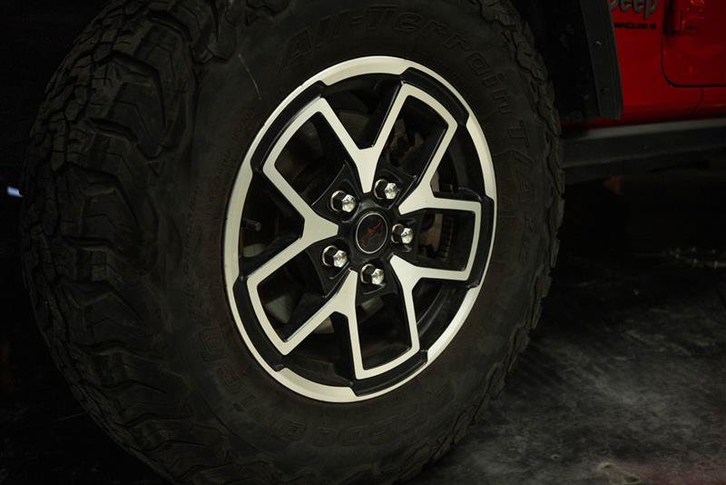 Used 2025 Jeep Wrangler Unlimited Rubicon AWD/4WD image 3