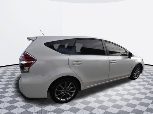 Used 2012 Toyota Prius V Five FWD image 4