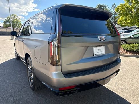 Used 2022 Cadillac Escalade ESV Sport w/ Touring Package AWD/4WD image 3